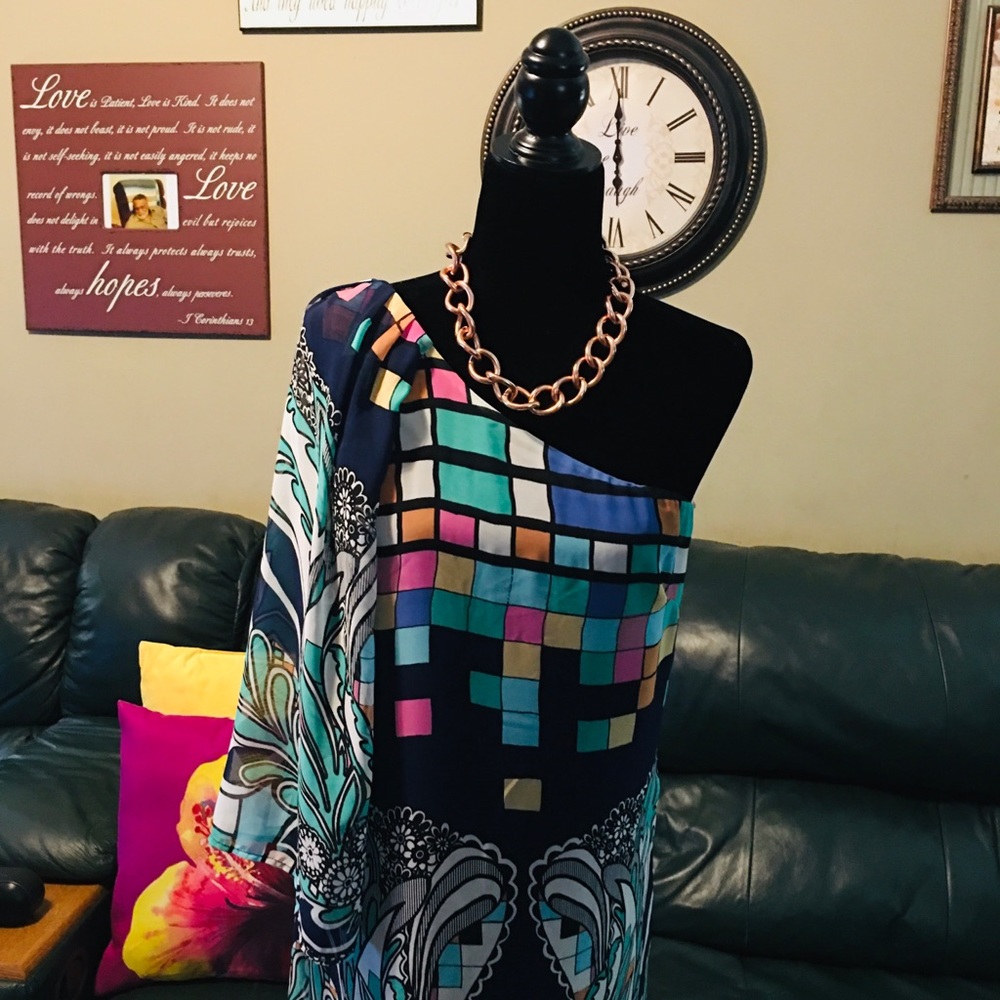 Hello Miss Dress - Picture 2 of 5